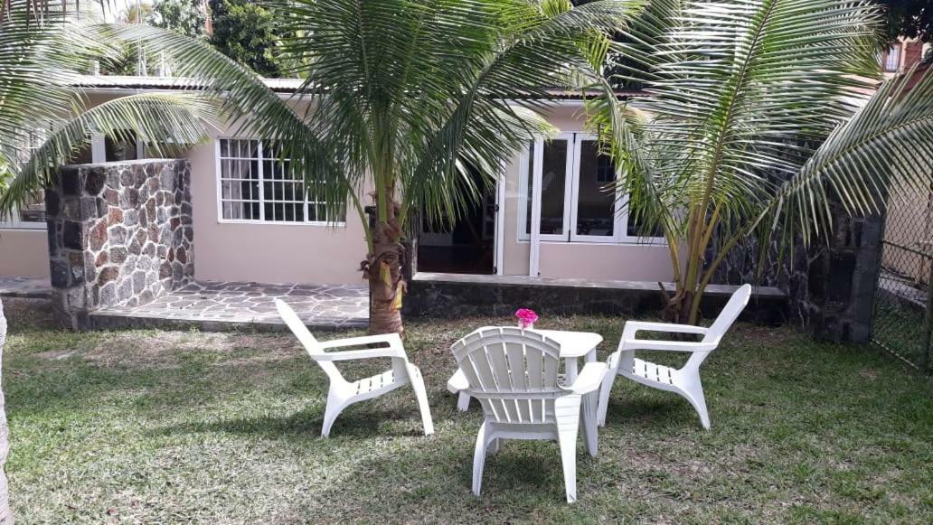 Whynot Mauritius Apartment Grande Gaube Exterior photo
